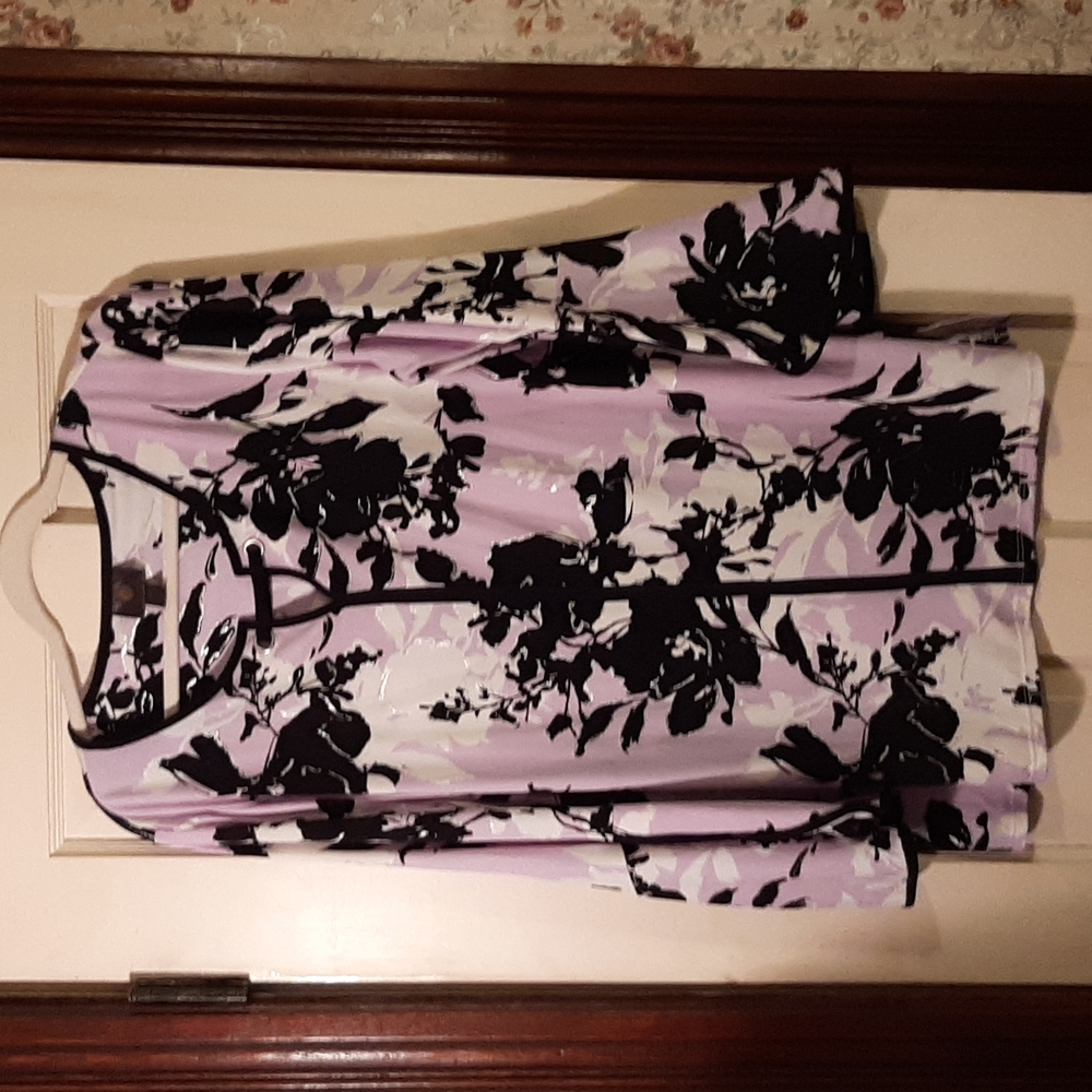 Beautiful floral JM Collection blouse.  Lilac, black, white, and silver.